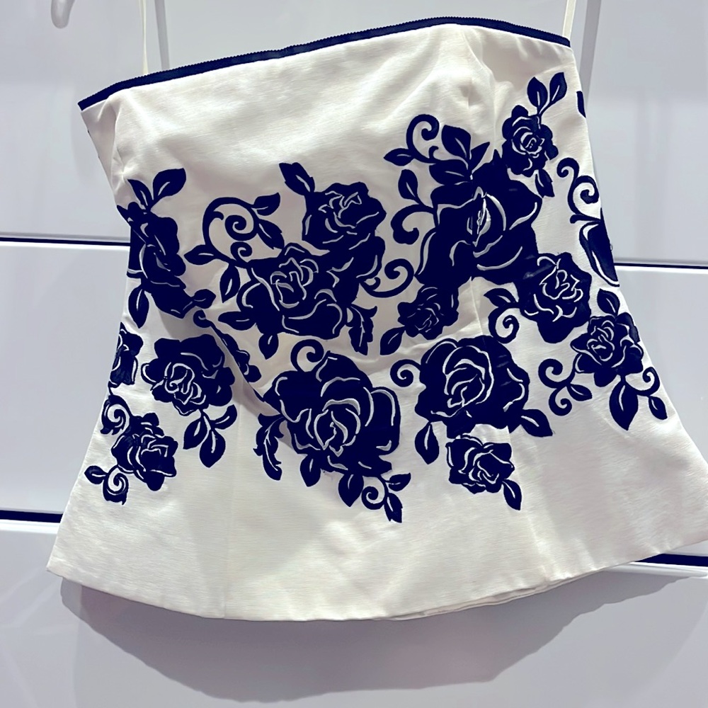 White House Black Market strapless